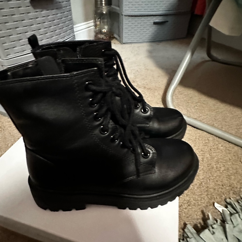 Black Combat Boots ‘Unr8ed’